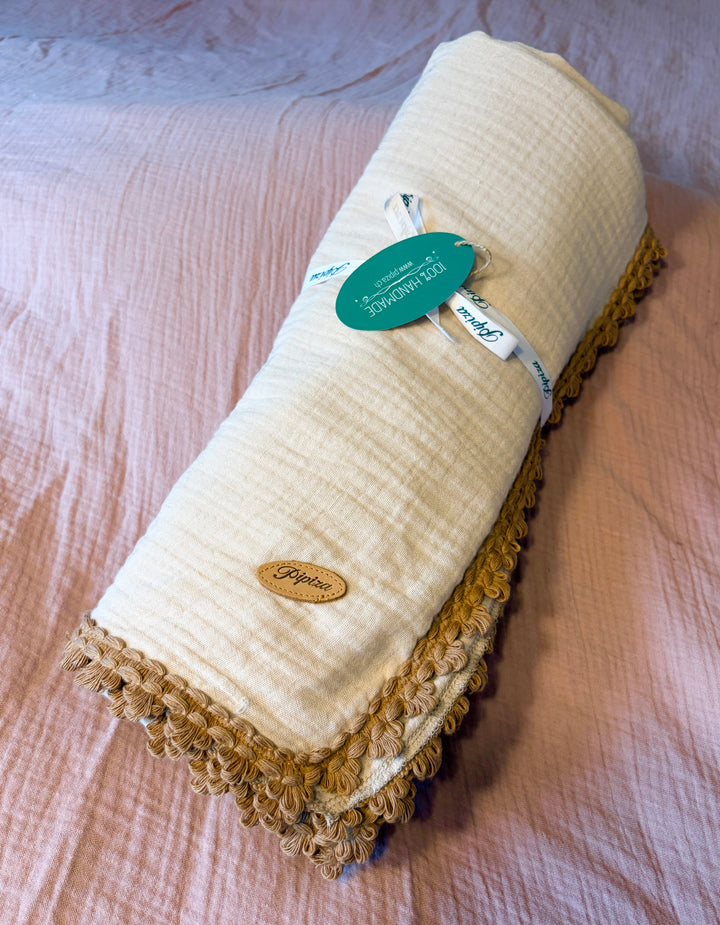 Sommerdecke aus Musselin hellbeige mit Schlaufen Mocca